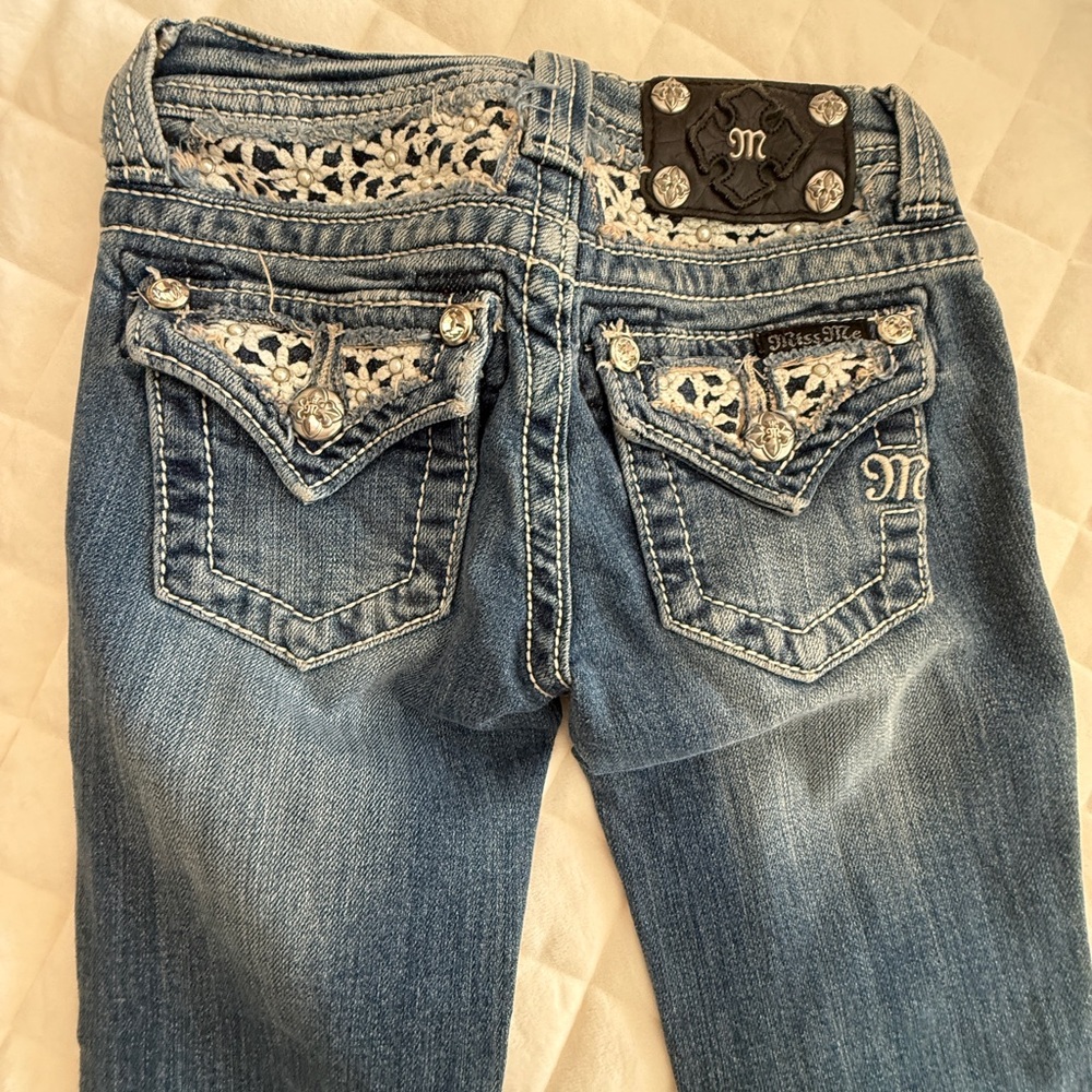 Miss Me Girls Blue Jeans with crochet Embellished Pockets